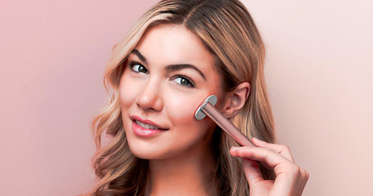 The Best Facial Massage Tools Just Got A Tech-Upgrade, Kdaily Magazine - Laduora