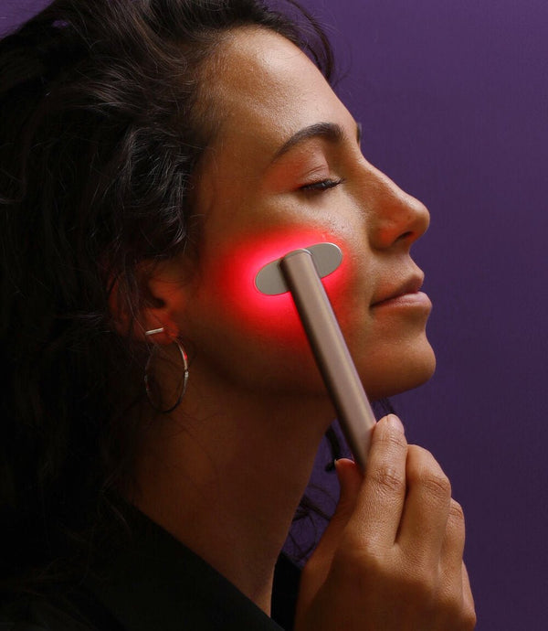 laduora velve pro 5 in 1 red light therapy skincare wand